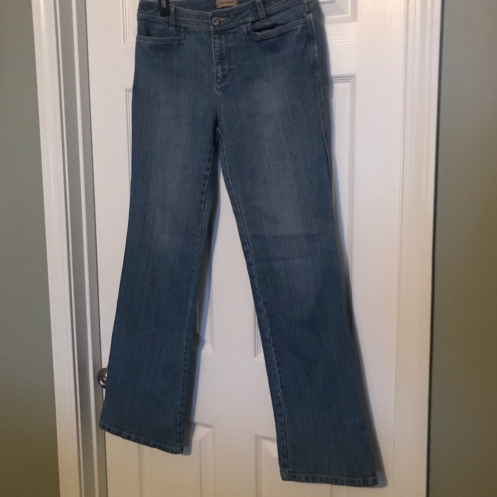 i.e. Relaxed Women’s Jeans